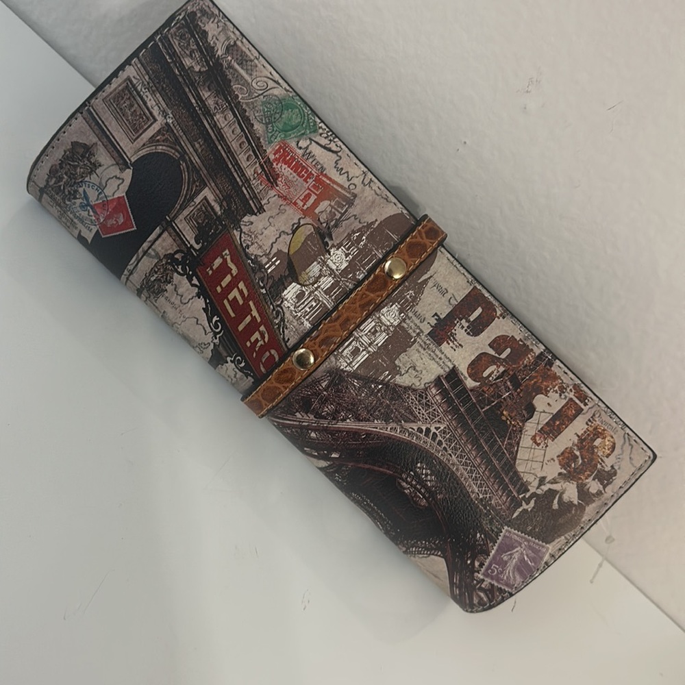 Clutch, gold chain, Paris, new with tag - Picture 3 of 4